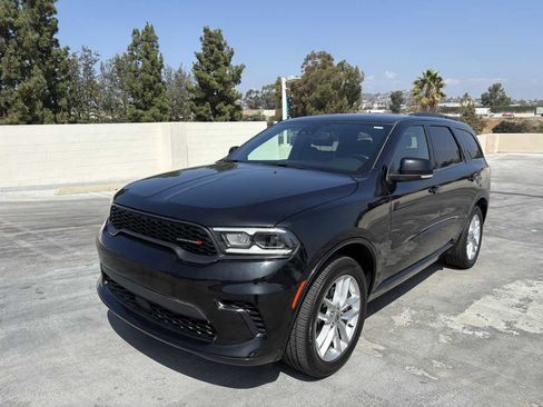 Used 2024 Dodge Durango GT image 3