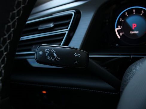 New 2026 Volkswagen Atlas Cross Sport SE image 10