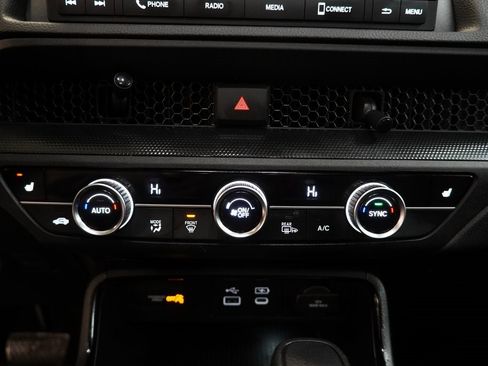 Used 2025 Honda CR-V EX image 18