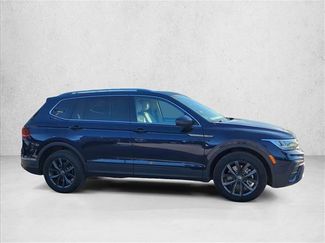 Used 2023 Volkswagen Tiguan SE w/ Panoramic Sunroof Package video 4