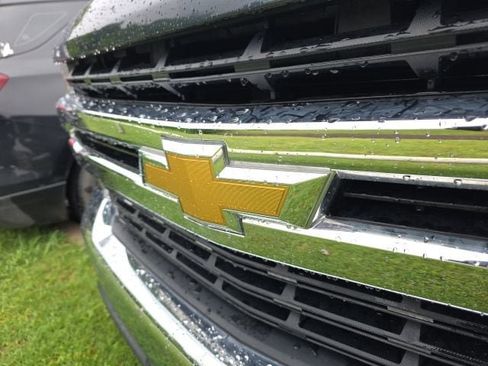 Used 2019 Chevrolet Silverado 1500 LT w/ Texas Edition AWD/4WD image 9