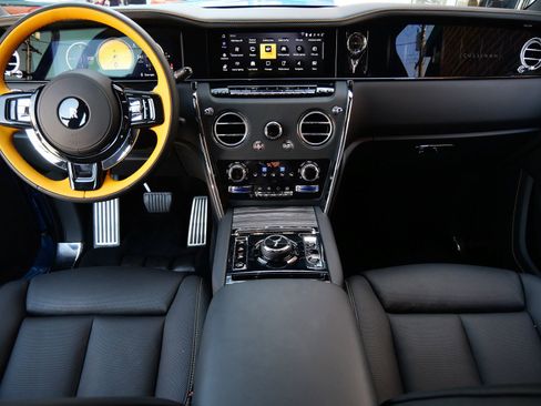 Used 2026 Rolls-Royce Cullinan AWD/4WD image 4
