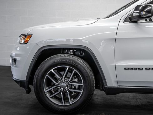 Used 2018 Jeep Grand Cherokee Limited image 12