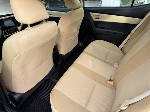 Used 2018 Toyota Corolla LE image 11