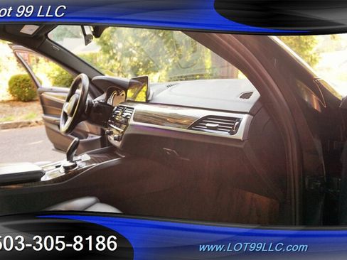 Used 2018 BMW M550i xDrive w/ Driving Assistance Package AWD/4WD image 18
