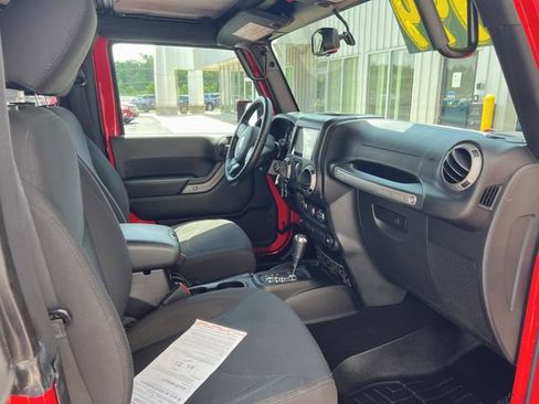 Used 2015 Jeep Wrangler Sport w/ Quick Order Package 24S AWD/4WD image 11