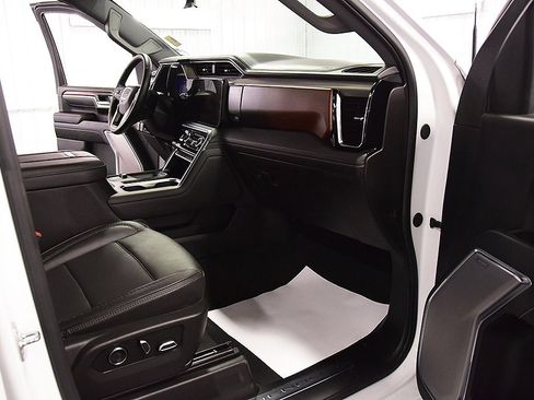 Used 2025 GMC Sierra 2500 Denali w/ Denali Reserve Package image 33