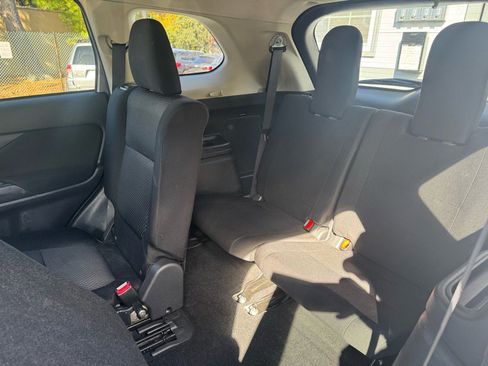 Used 2018 Mitsubishi Outlander ES image 11