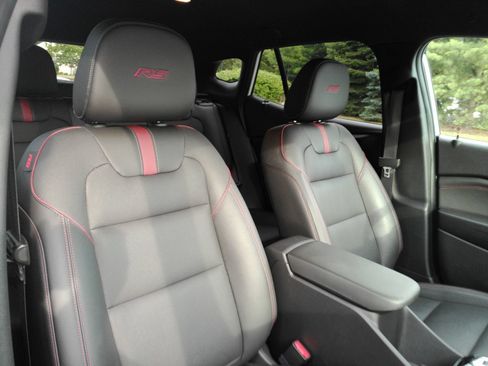 Certified 2024 Chevrolet Trax RS w/ Driver Confidence Package FWD image 17