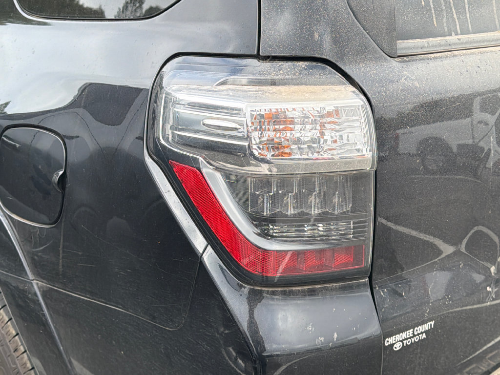 Used 2021 Toyota 4Runner SR5 Premium w/ Moonroof Package AWD/4WD image 12