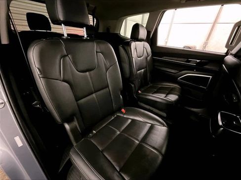 Used 2023 Kia Telluride EX w/ EX Captain's Chair Package AWD/4WD image 26