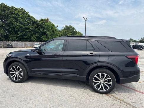 Used 2025 Ford Explorer ST-Line AWD/4WD image 11