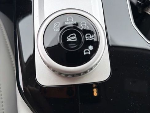 New 2026 Mitsubishi Outlander SE FWD image 19