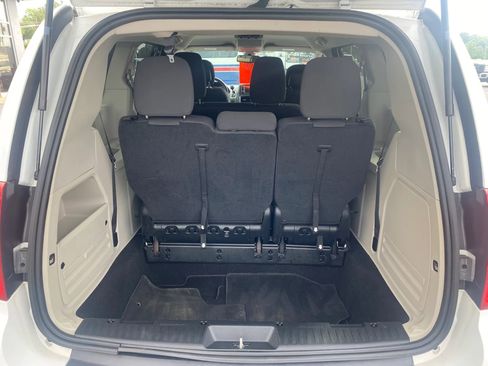 Used 2018 Dodge Grand Caravan SE w/ UConnect Hands-Free Group FWD image 29