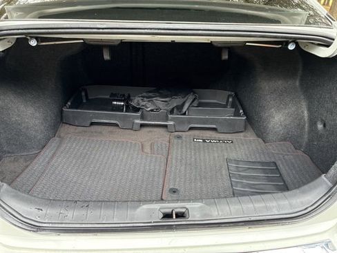 Used 2023 Nissan Altima 2.5 SR w/ SR Premium Package image 17