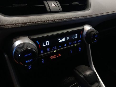 Used 2021 Toyota RAV4 XLE w/ Convenience Package AWD/4WD image 23