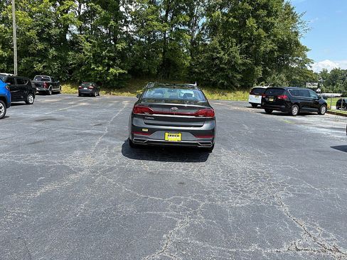 Used 2020 Kia Cadenza Technology FWD image 3