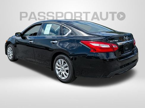 Used 2016 Nissan Altima 2.5 S w/ Power Driver Seat Package FWD image 3