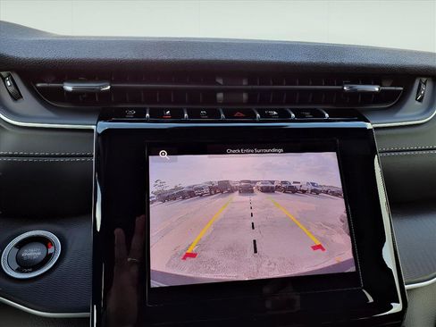 New 2025 Jeep Grand Cherokee Laredo X image 10