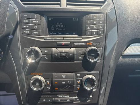 Used 2019 Ford Explorer XLT AWD/4WD image 19