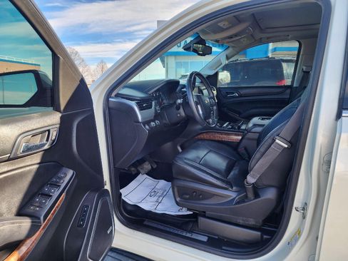 Used 2015 Chevrolet Suburban LTZ image 7
