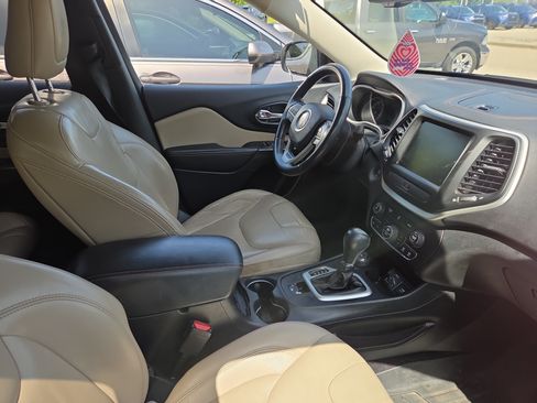 Used 2016 Jeep Cherokee Limited AWD/4WD image 8