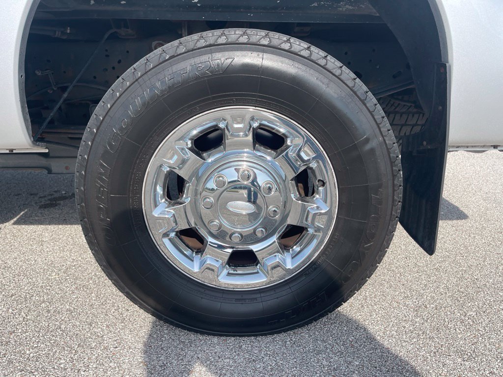 Used 2013 Ford F250 XLT w/ Chrome Pkg AWD/4WD image 6