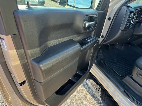 Used 2022 Chevrolet Silverado 1500 Custom Trail Boss image 11