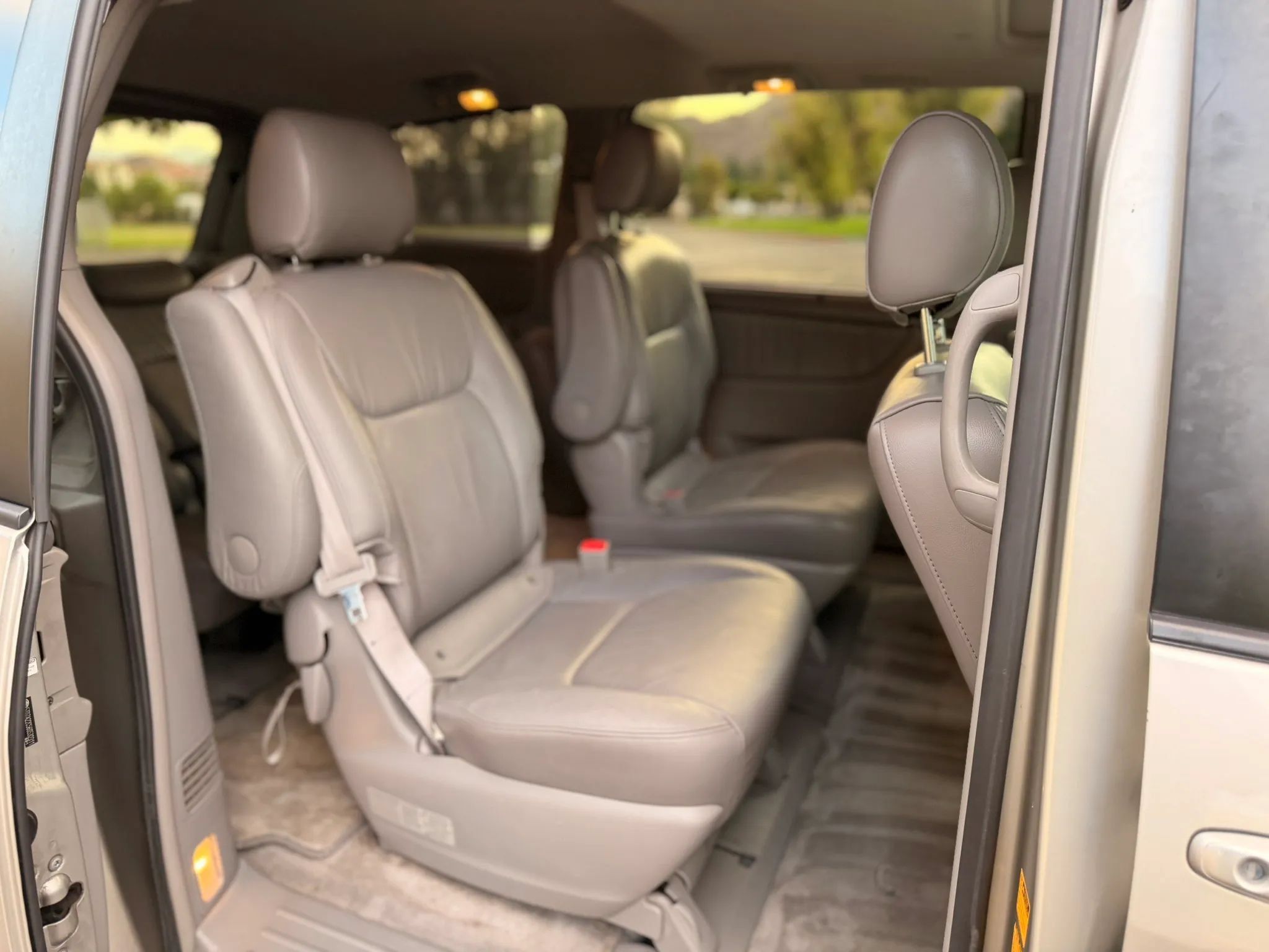 Used 2006 Toyota Sienna XLE w/ XLE Pkg 6 FWD image 7