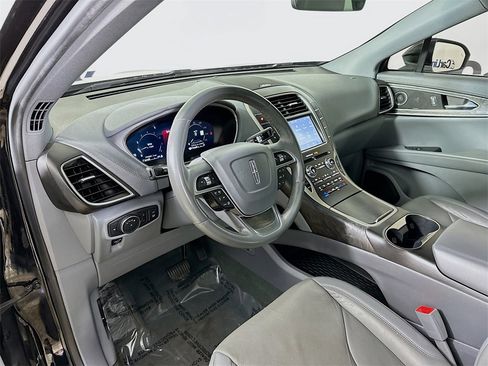 Used 2020 Lincoln Nautilus Reserve w/ Equipment Group 201A image 10