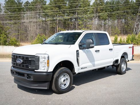 New 2026 Ford F250 XL w/ FX4 Off-Road Package image 3