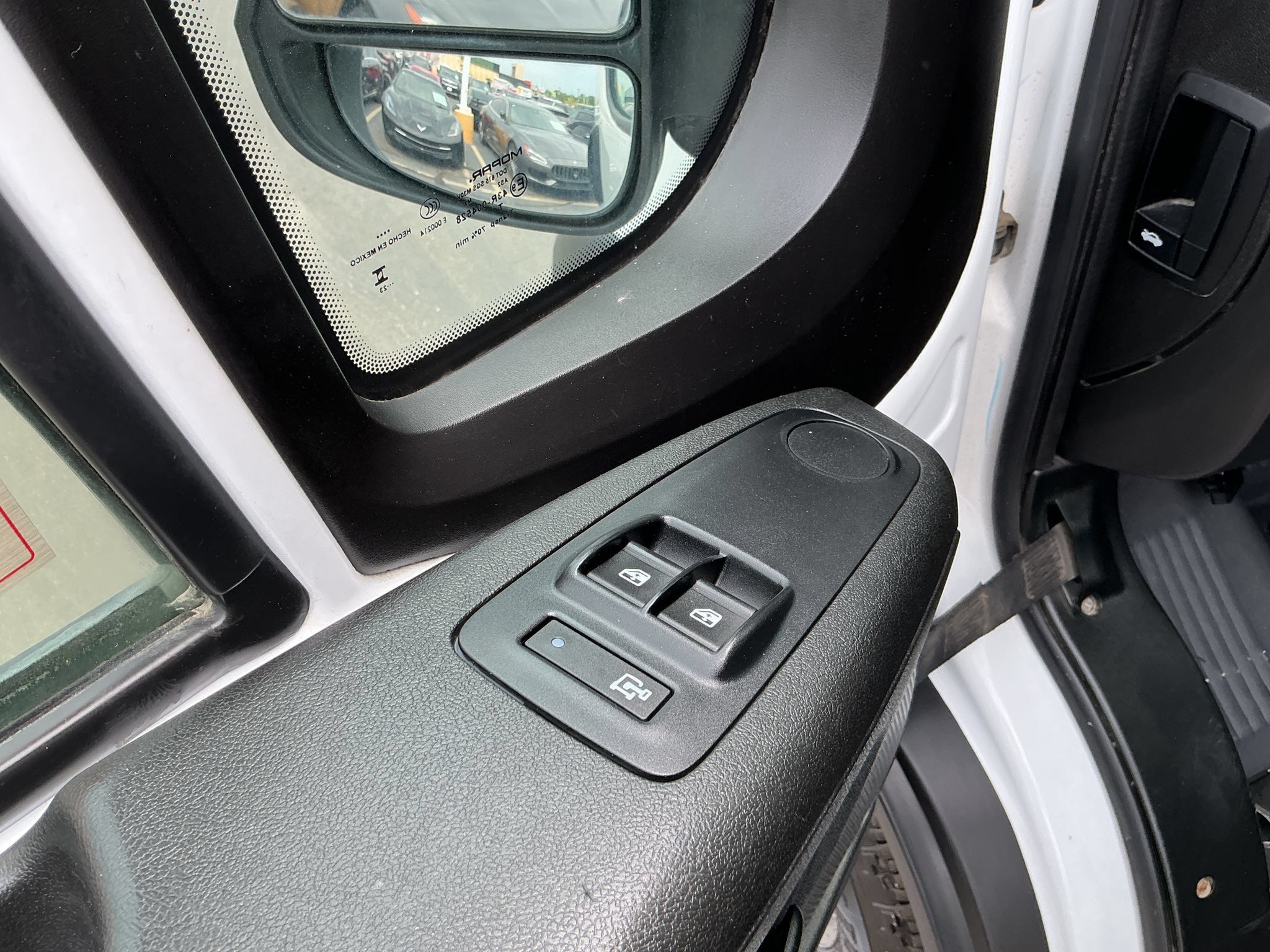 Used 2023 RAM ProMaster 2500 FWD image 11