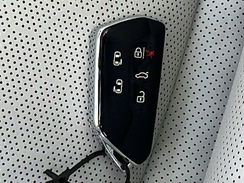 New 2025 Volkswagen ID. Buzz 1st Edition image 29