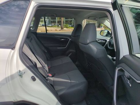 Used 2024 Toyota RAV4 XLE FWD image 27
