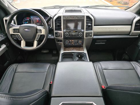 Used 2019 Ford F350 Lariat image 14