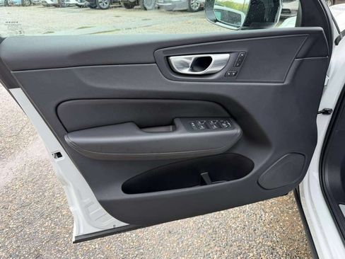 Used 2024 Volvo XC60 B5 Plus w/ Protection Package Premier AWD/4WD image 11