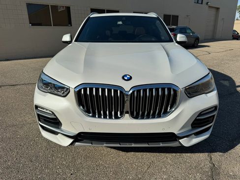 Used 2019 BMW X5 xDrive40i w/ Executive Package AWD/4WD image 2