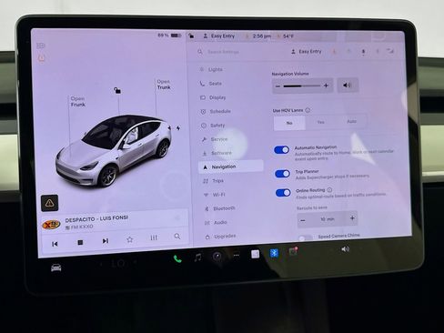 Used 2021 Tesla Model Y Long Range AWD/4WD image 46