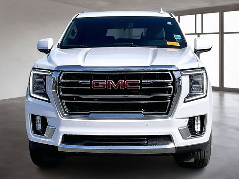 Used 2024 GMC Yukon XL SLT RWD image 2