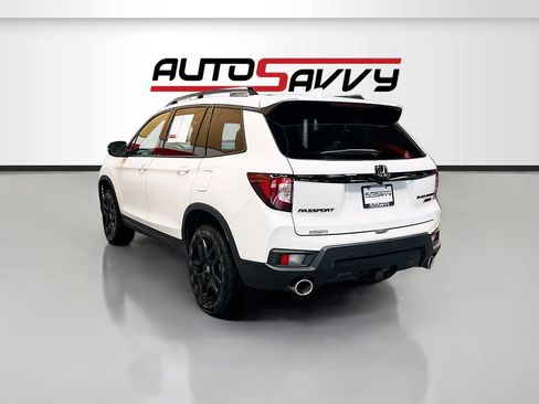 Used 2025 Honda Passport Black Edition image 5