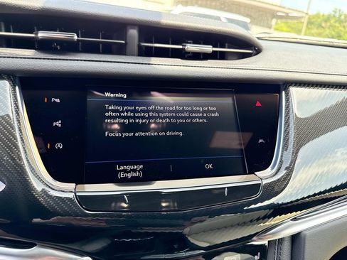 New 2025 Cadillac XT6 Sport w/ Technology Package image 24