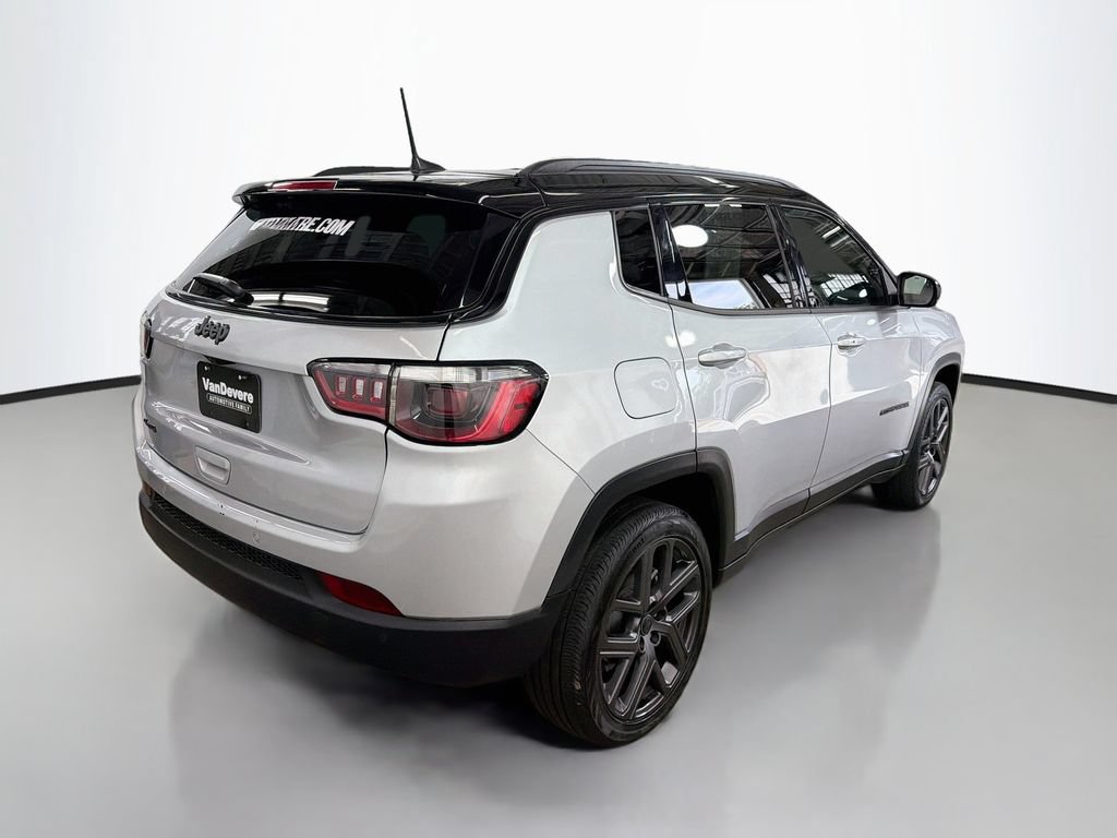 Used 2026 Jeep Compass Limited AWD/4WD image 9
