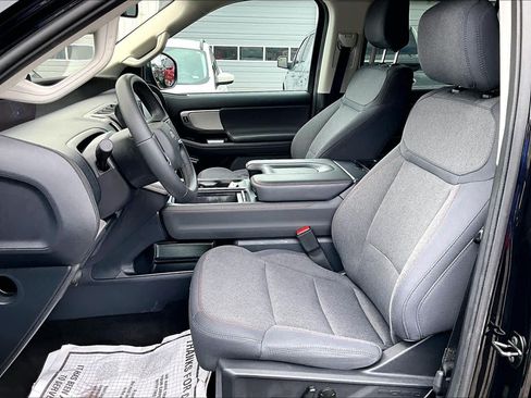 Certified 2025 Ford Expedition Active AWD/4WD image 10