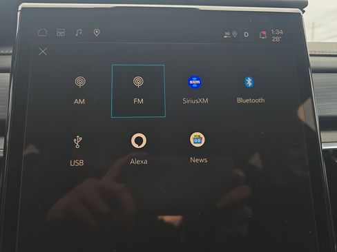 Used 2025 GMC Acadia Elevation w/ Elevation Premium Package image 30