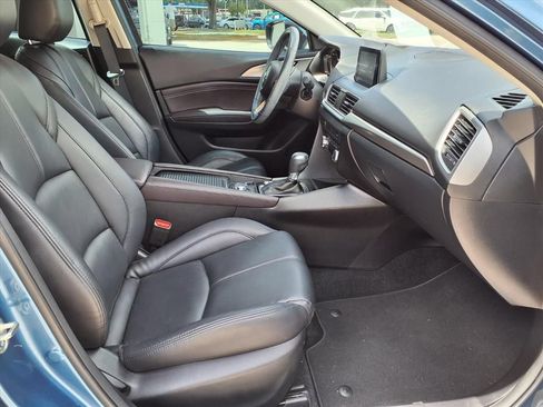 Used 2018 MAZDA MAZDA3 Touring FWD image 9