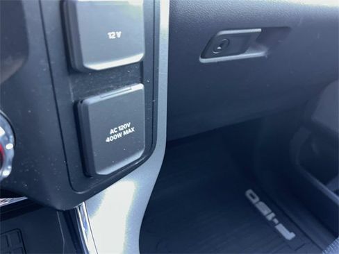 Used 2022 Ford F150 Lariat image 33