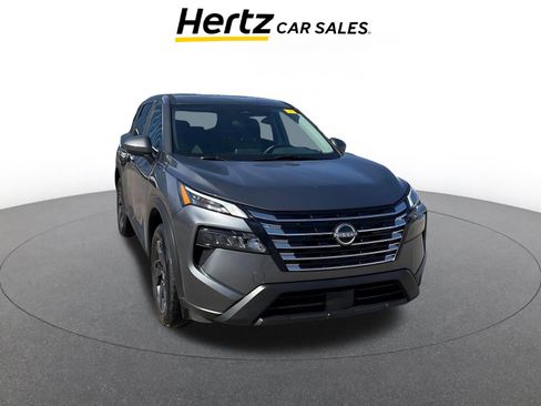 Used 2025 Nissan Rogue SV image 1