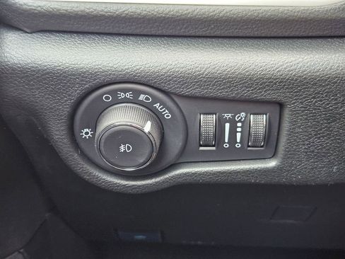 New 2026 Chrysler Pacifica Select image 23