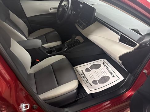 Used 2025 Toyota Corolla LE w/ Convenience Package FWD image 15