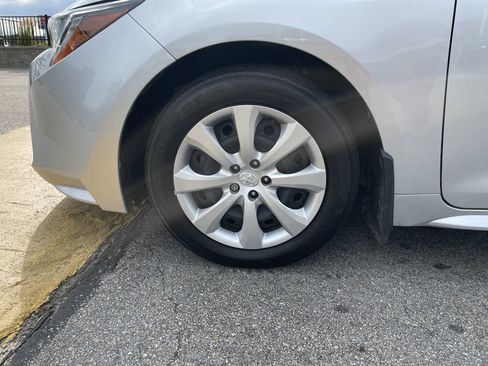 Certified 2024 Toyota Corolla LE FWD image 9